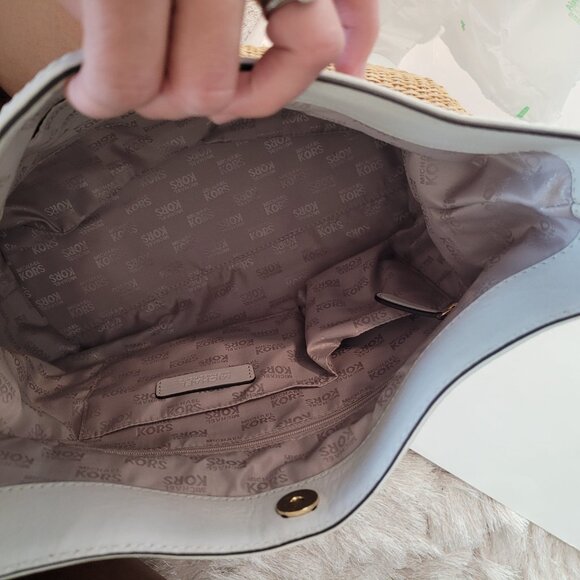 Michael Kors Millbrook Wicker Straw Hobo Shoulder Bag Beige - Picture 9 of 12